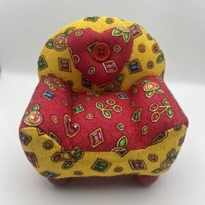 VINTAGE 2001 Dritz Collectible Cushions Keepsake Novelty Pin Cushion Couch